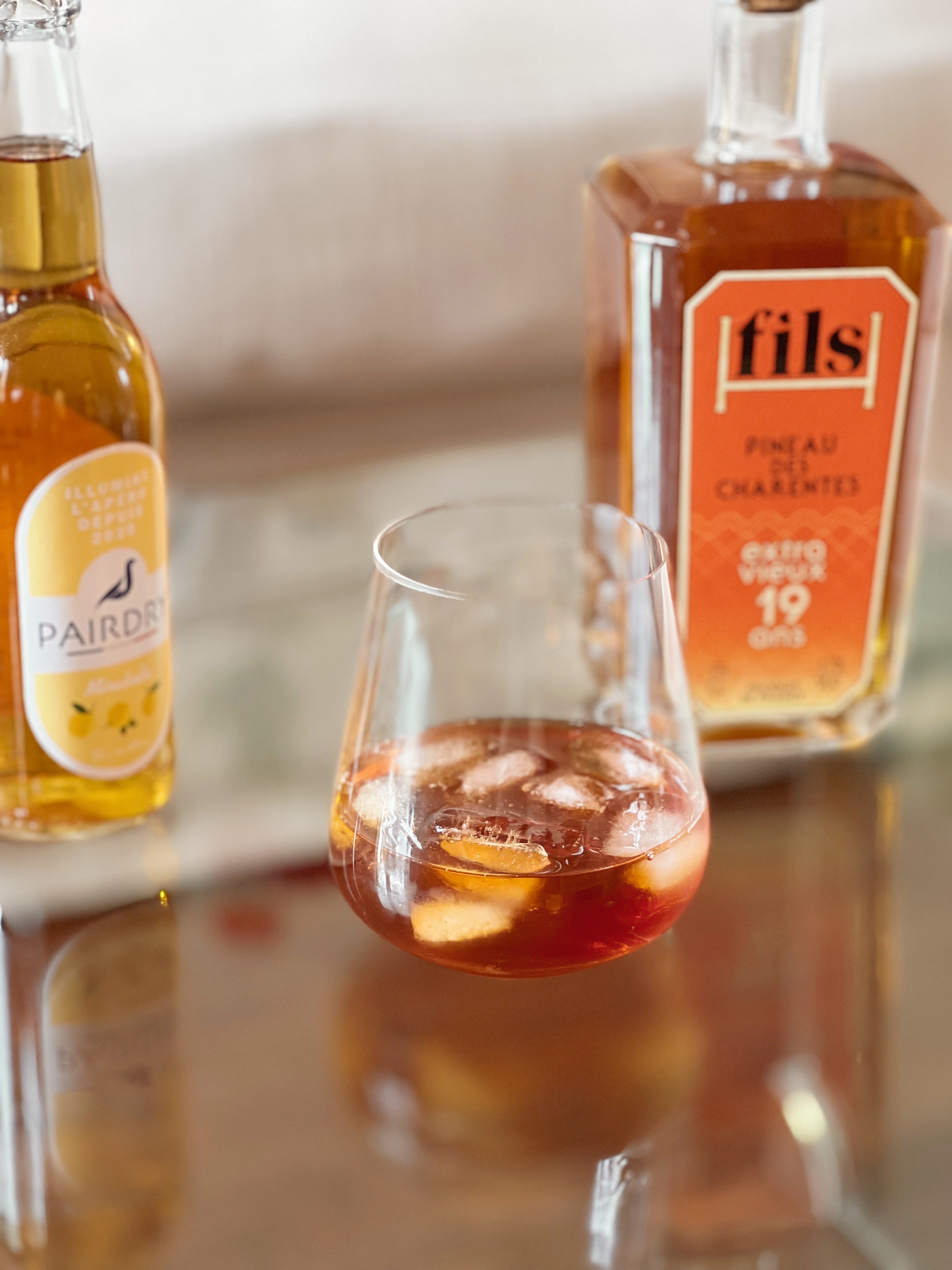 cocktail le charentais composé de Pineau H Fils et de Pairdry Mirabelle. Cocktail fruité et délicat