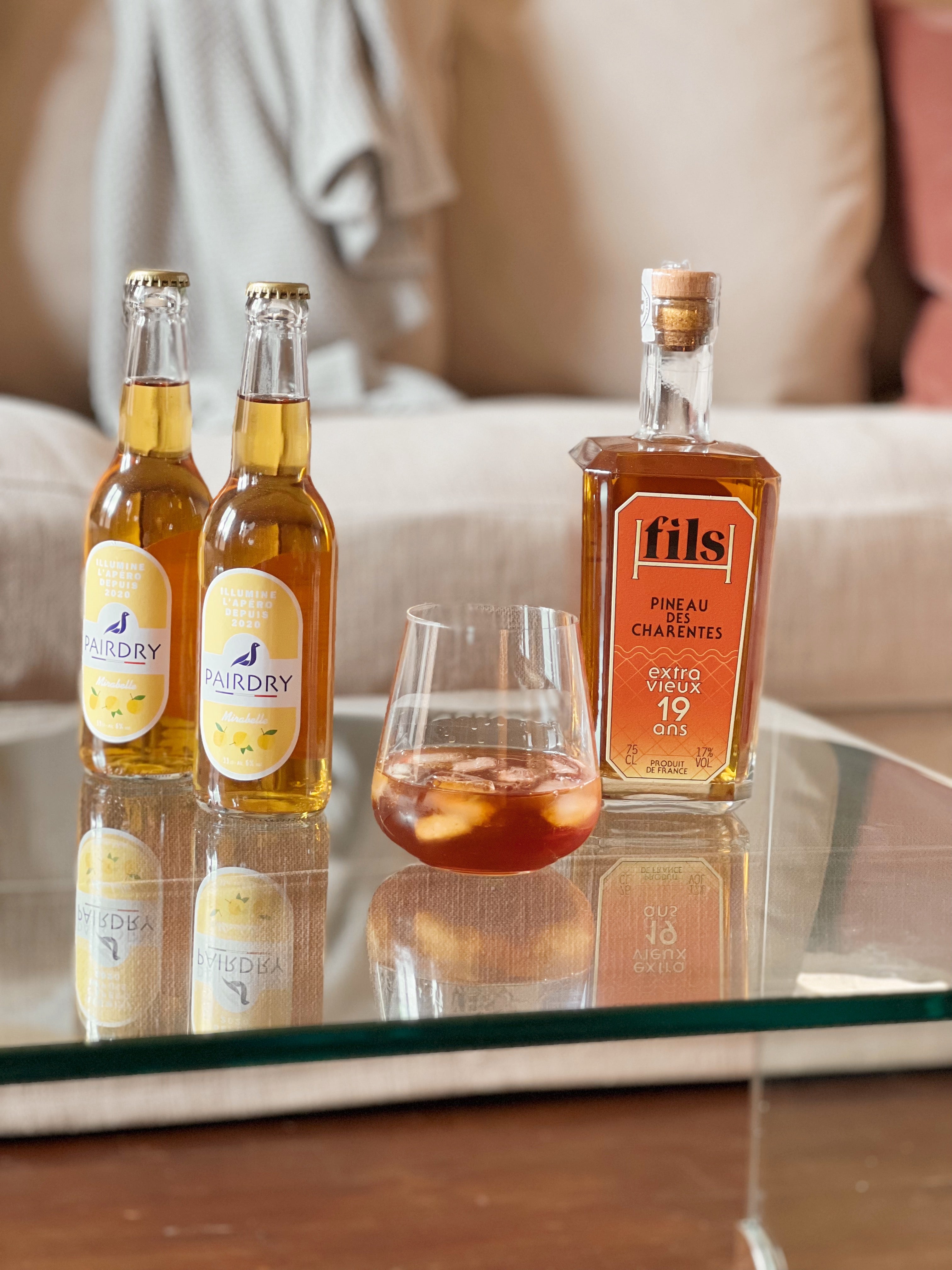 cocktail le charentais composé de Pineau H Fils et de Pairdry Mirabelle. Cocktail fruité et délicat